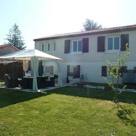 Au Cheval D'or 아파트 *