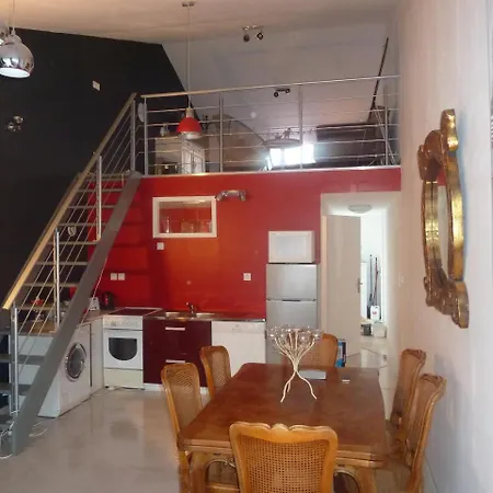 Au Cheval D'or Apartment *